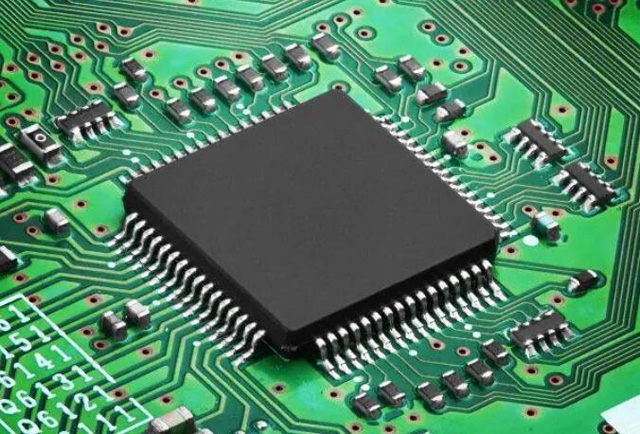 長期收購 [ST] 微控制器芯片： 收購汽車 MCU、入門級 MCU、無線 MCU