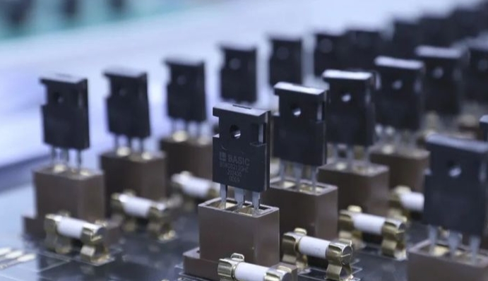 全世界回收電子產(chǎn)品，長期高價回收工廠剩余電子元器件ic！