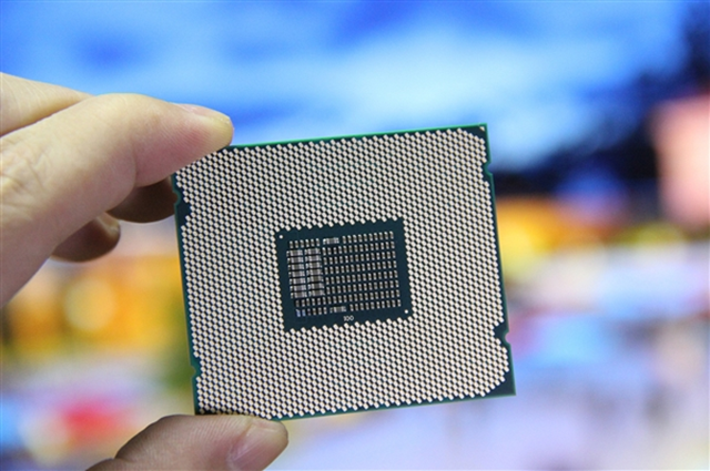 出售（Intel）奔騰? Silver 和 Gold 處理器、賽揚(yáng)? 處理器