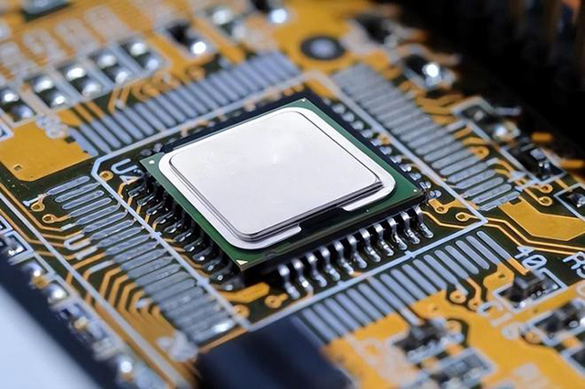 供應(yīng) AMD EPYC? 處理器：EPYC 9005 系列、EPYC 7003 系列、EPYC 4004 系列