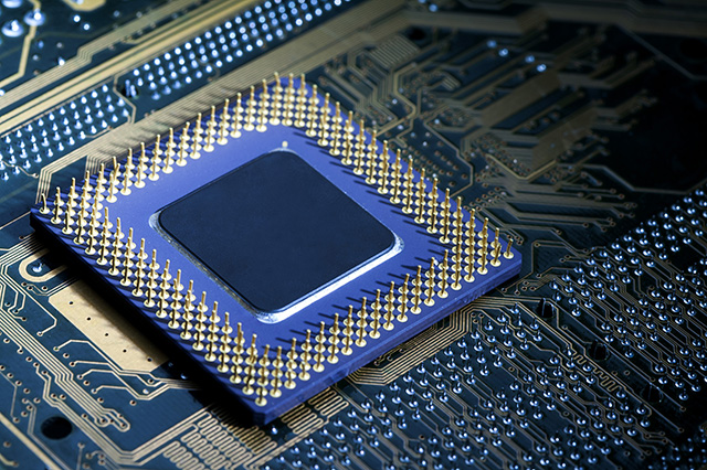 供應(yīng) Renesas 時(shí)鐘和定時(shí)：晶體振蕩器、抖動(dòng)衰減器、VersaClock 可編程時(shí)鐘